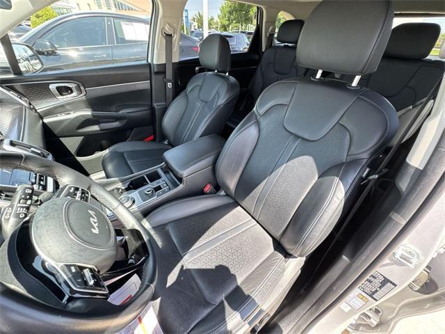 used 2023 Kia Sorento Hybrid car, priced at $33,399