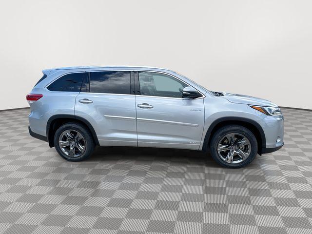 used 2018 Toyota Highlander Hybrid car, priced at $24,599