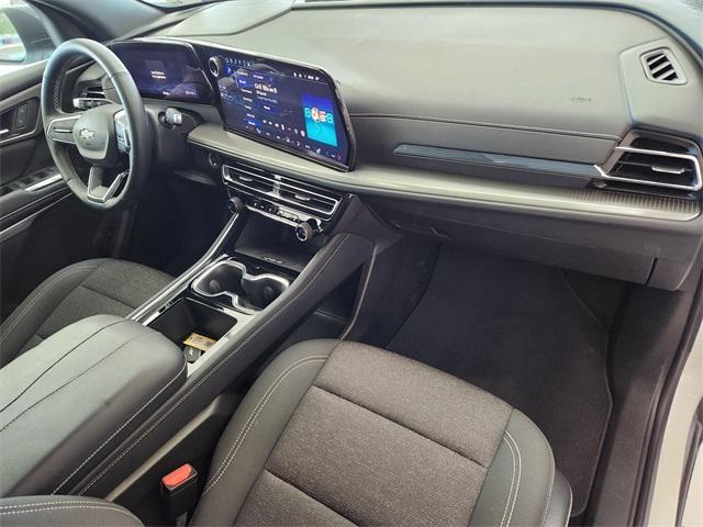 used 2025 Chevrolet Traverse car, priced at $35,687