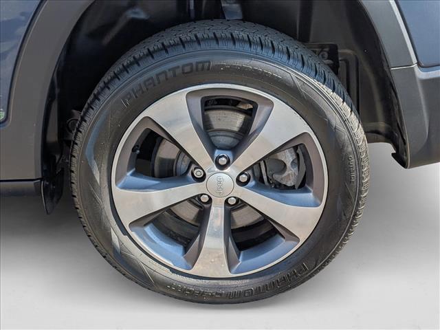 used 2020 Jeep Cherokee car, priced at $19,381