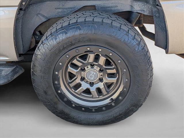 used 2006 Chevrolet Avalanche car, priced at $8,998