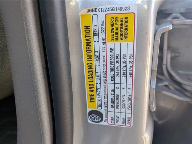 used 2006 Chevrolet Avalanche car, priced at $8,998