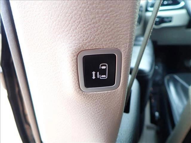 used 2019 Chrysler Pacifica car, priced at $15,798