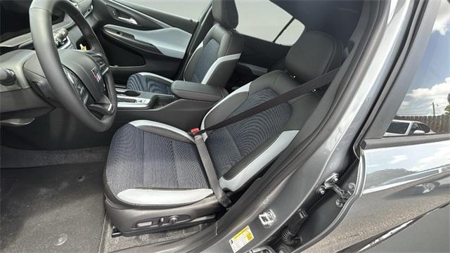 new 2025 Buick Envista car, priced at $26,820