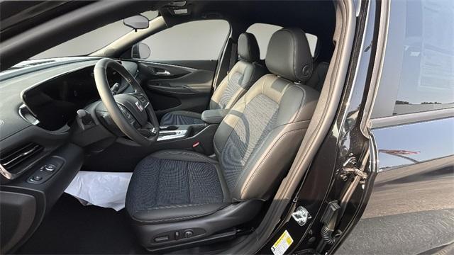 new 2025 Buick Envista car, priced at $26,680