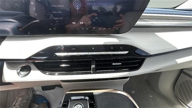 new 2025 Buick Enclave car, priced at $59,779
