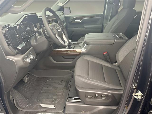 new 2025 GMC Sierra 1500 car, priced at $52,220