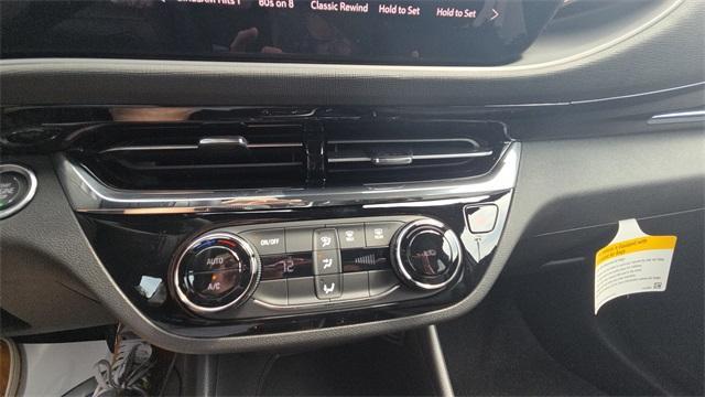 new 2025 Buick Envista car, priced at $28,149