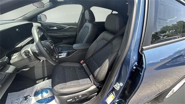new 2025 Buick Envista car, priced at $27,970