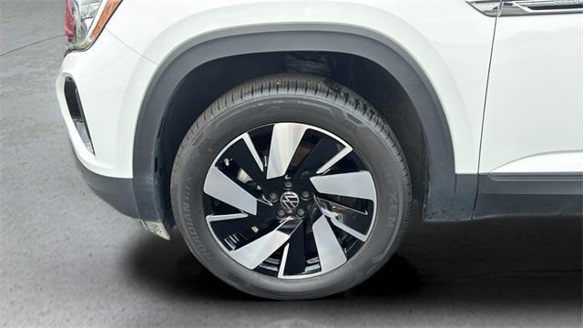 used 2024 Volkswagen Atlas Cross Sport car, priced at $32,295