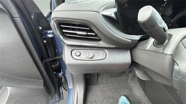 new 2025 Buick Envista car, priced at $26,000