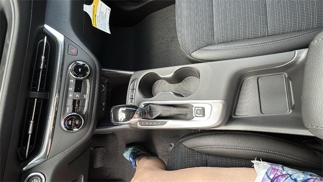 new 2025 Buick Envista car, priced at $26,000