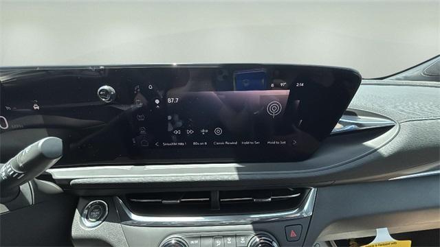 new 2025 Buick Envista car, priced at $25,330