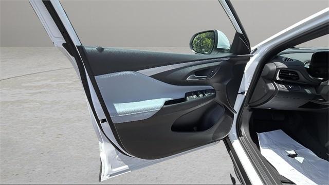 new 2025 Buick Envista car, priced at $25,330