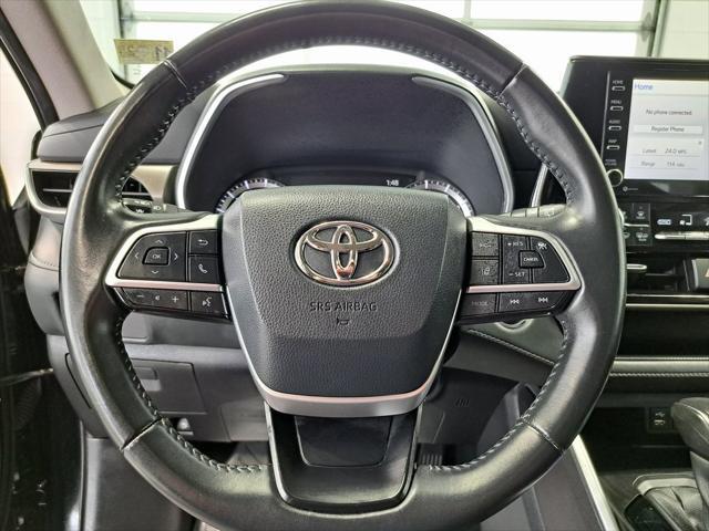 used 2022 Toyota Highlander car, priced at $33,663