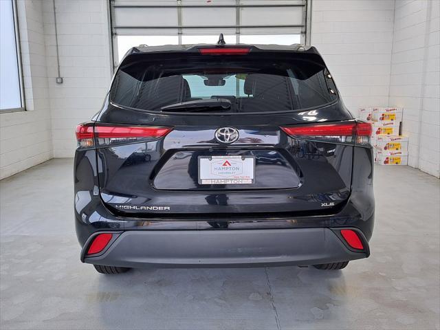 used 2022 Toyota Highlander car, priced at $33,663