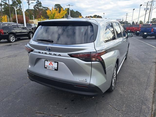 used 2023 Toyota Sienna car, priced at $39,900