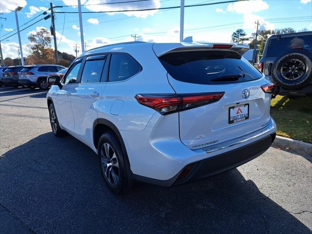 used 2023 Toyota Highlander car, priced at $39,700