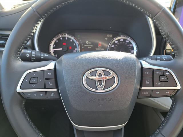 used 2023 Toyota Highlander car, priced at $39,700