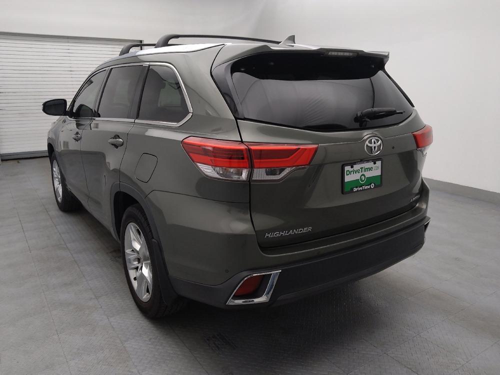 used 2019 Toyota Highlander car, priced at $26,795
