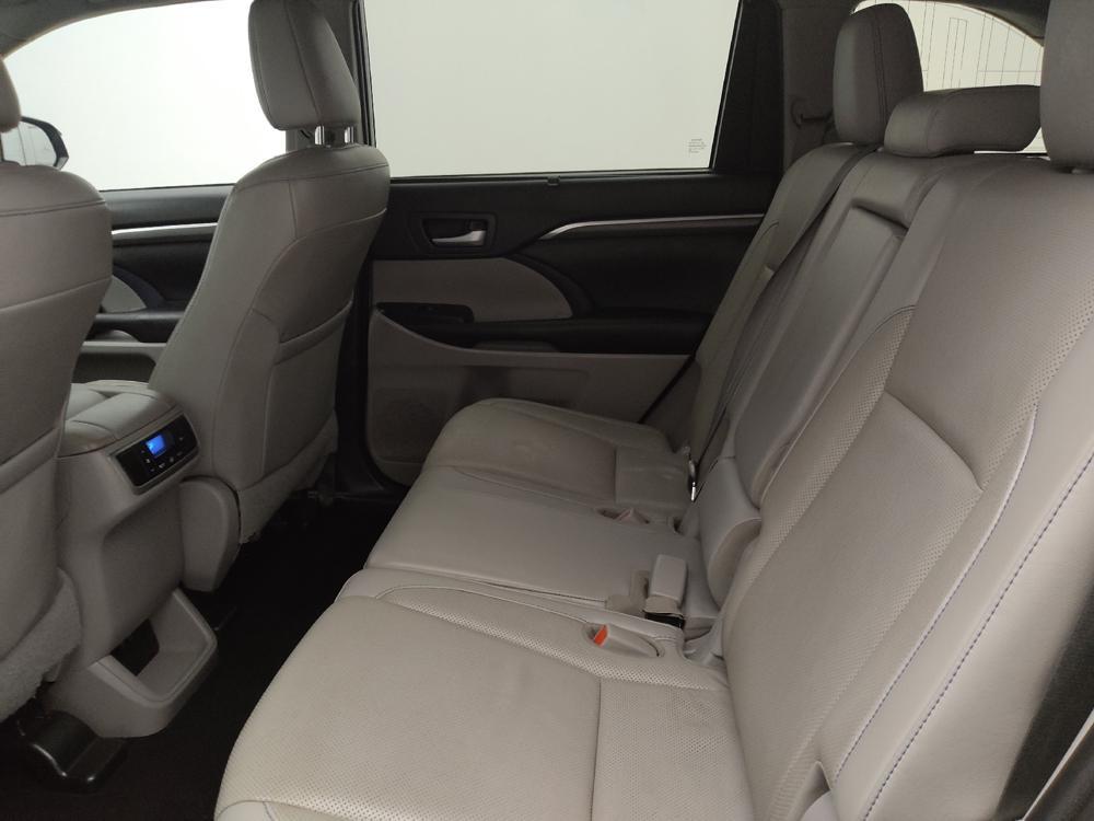 used 2019 Toyota Highlander car, priced at $26,795