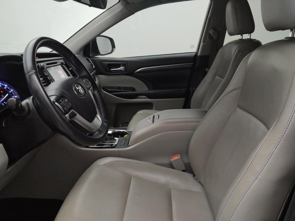 used 2019 Toyota Highlander car, priced at $26,795
