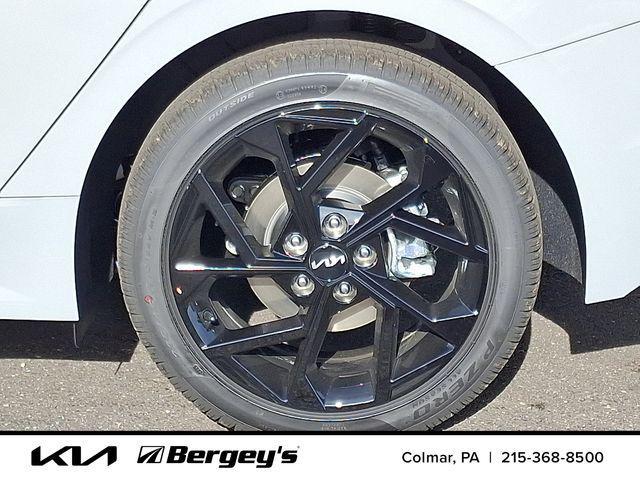 new 2026 Kia K5 car, priced at $32,024