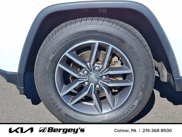 used 2017 Jeep Grand Cherokee car, priced at $13,462