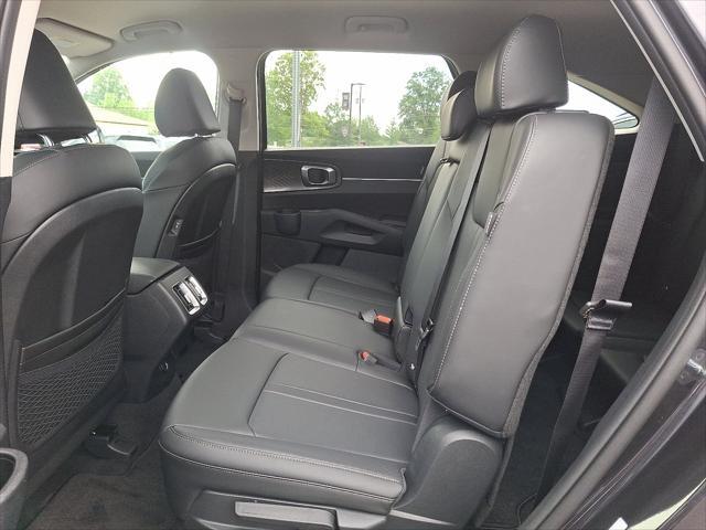 new 2025 Kia Sorento car, priced at $36,047