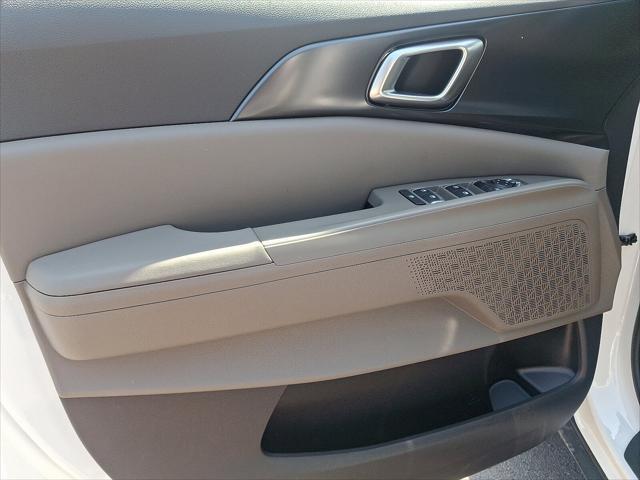 new 2025 Kia Carnival car, priced at $40,665