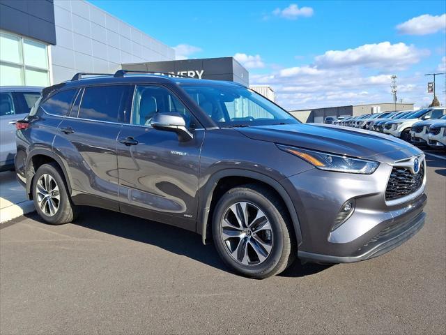 used 2021 Toyota Highlander Hybrid car, priced at $36,959