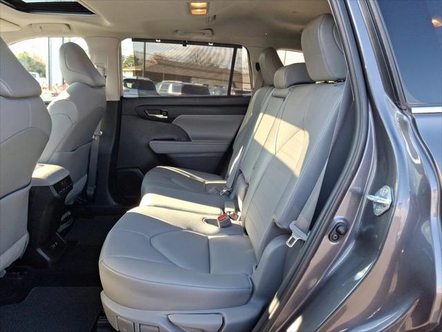 used 2021 Toyota Highlander Hybrid car, priced at $36,959