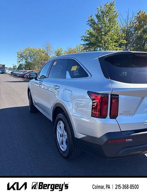 used 2022 Kia Sorento car, priced at $25,995