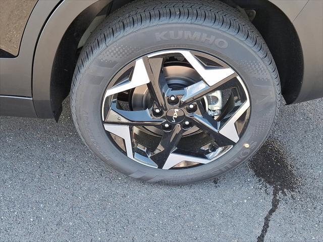 new 2025 Kia Seltos car, priced at $27,451
