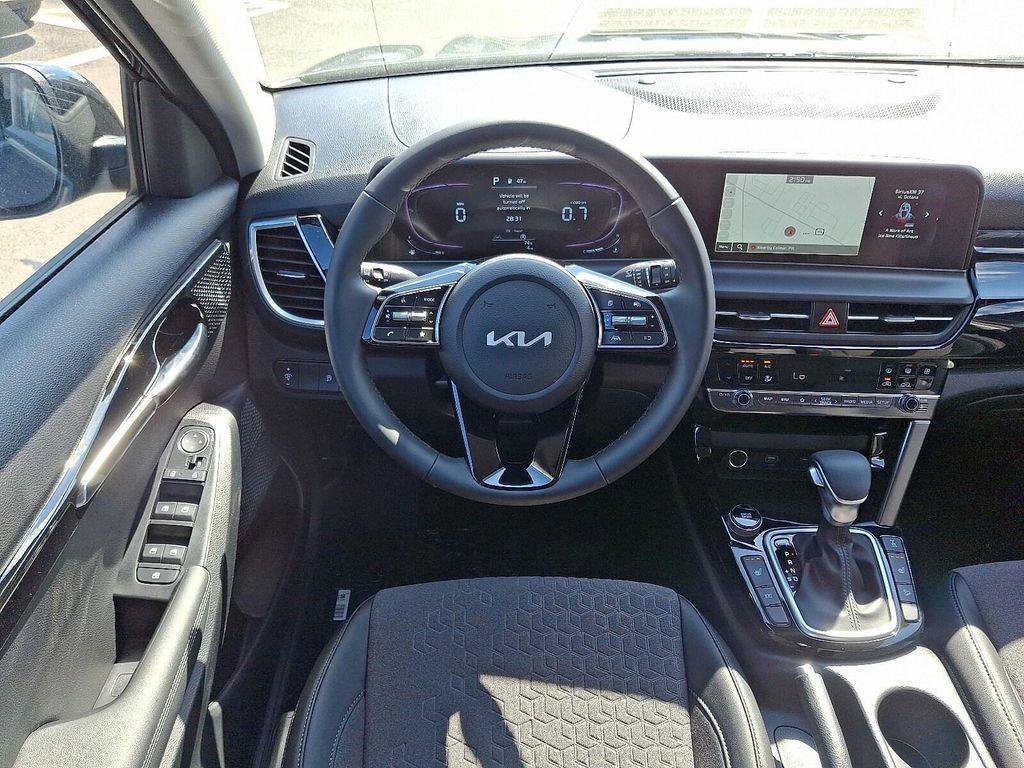 new 2025 Kia Seltos car, priced at $27,451