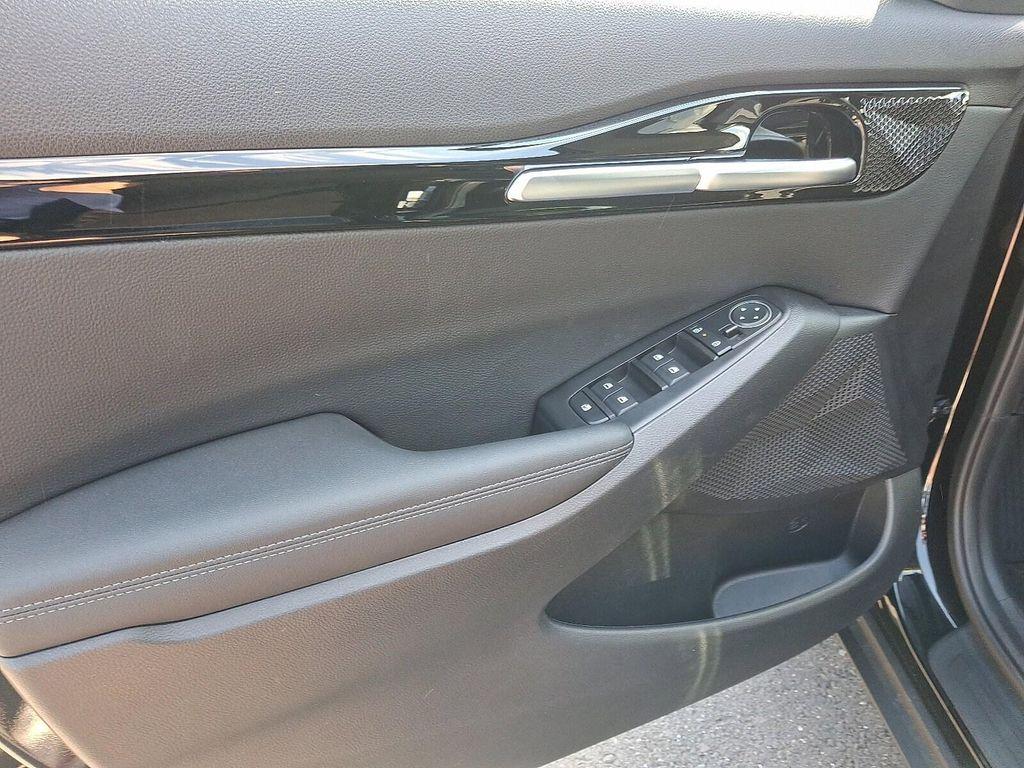 new 2025 Kia Seltos car, priced at $27,451
