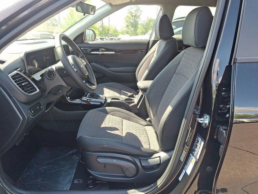 new 2025 Kia Seltos car, priced at $27,451