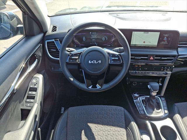 new 2025 Kia Seltos car, priced at $27,451