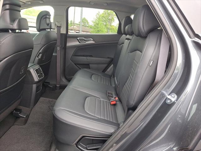 new 2025 Kia Sportage Hybrid car, priced at $39,005