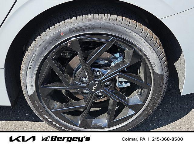 new 2026 Kia K5 car, priced at $31,556