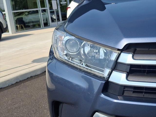 used 2019 Toyota Highlander Hybrid car, priced at $24,995