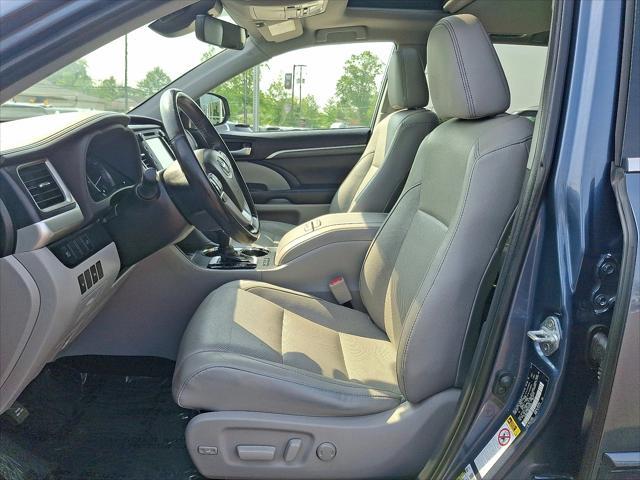 used 2019 Toyota Highlander Hybrid car, priced at $24,995