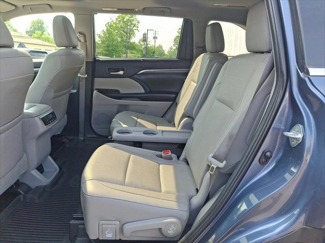 used 2019 Toyota Highlander Hybrid car, priced at $24,995