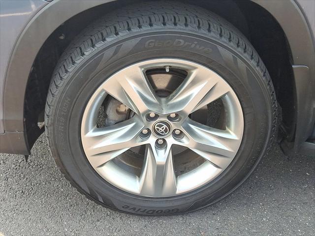 used 2019 Toyota Highlander Hybrid car, priced at $24,995