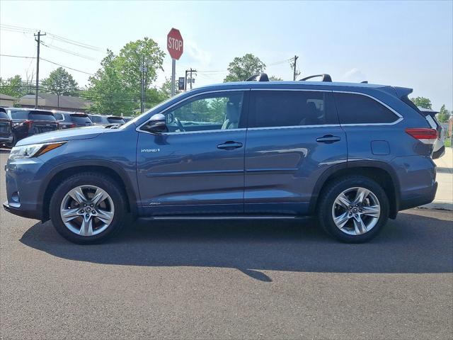 used 2019 Toyota Highlander Hybrid car, priced at $24,995