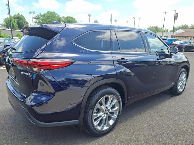 used 2020 Toyota Highlander Hybrid car, priced at $34,959