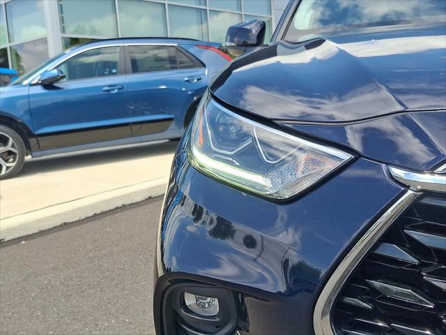 used 2020 Toyota Highlander Hybrid car, priced at $34,959