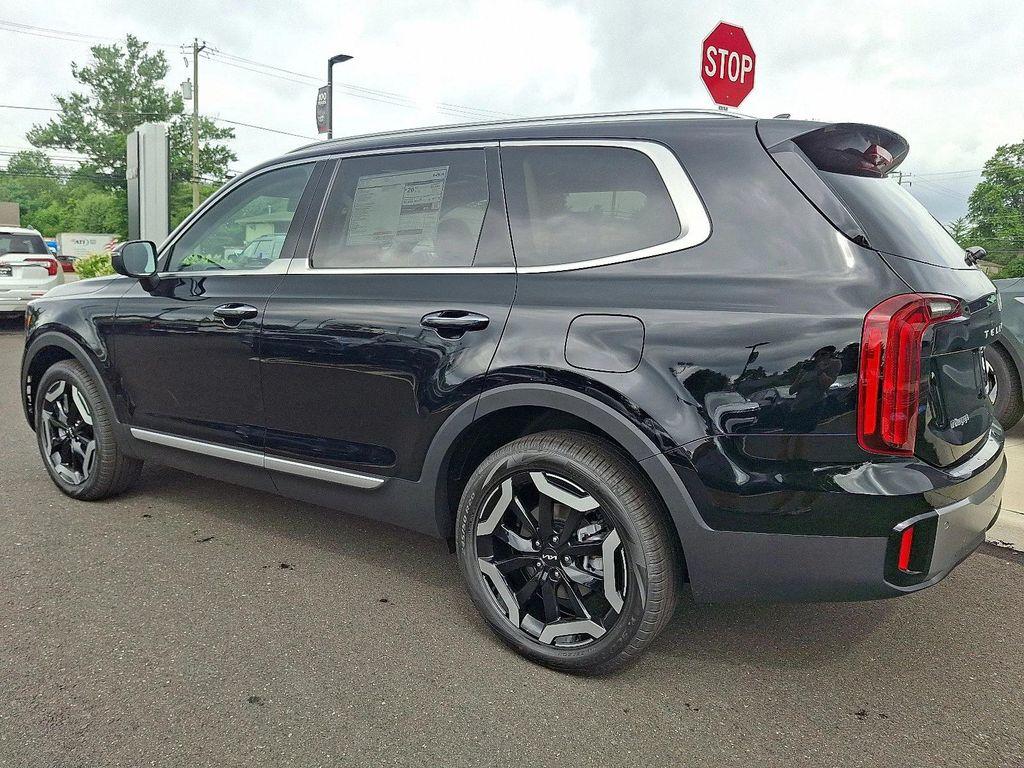 new 2025 Kia Telluride car, priced at $42,121