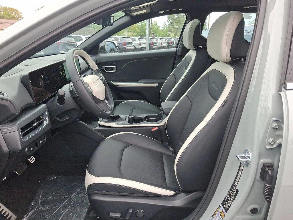 new 2025 Kia K4 car, priced at $29,637