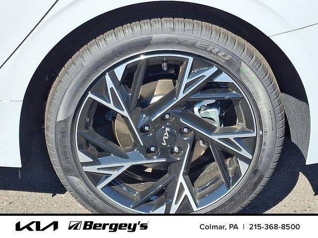 new 2026 Kia K5 car, priced at $31,462